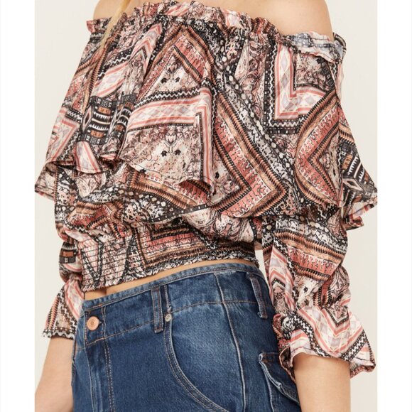 Shyanne Women's Ruffle Off Shoulder Chiffon Top - Picture 2 of 9